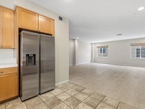 1BR/1BA Apartment · Valley Stream photo 3