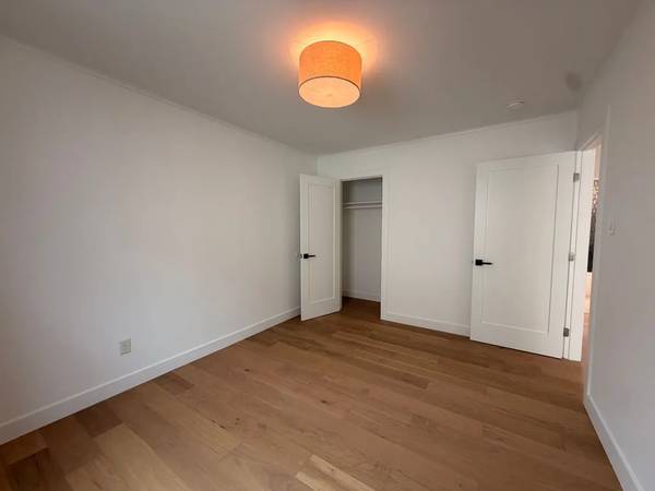 1BR/1BA Apartment on Canal St · Staten Island photo 3