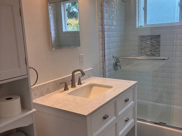 1BR/1BA Apartment · Freeport photo 4