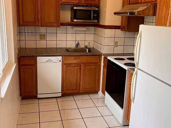 1BR/1BA Apartment · Woodhaven photo 3
