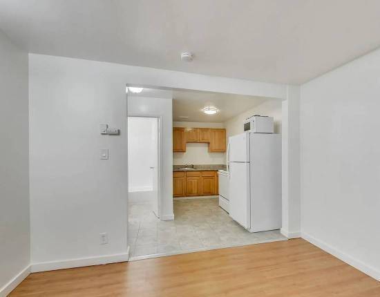 2BR/1BA Apartment · Forest Hills photo 2