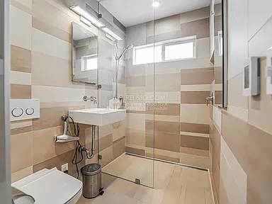2BR/1BA Apartment · San Francisco photo 2