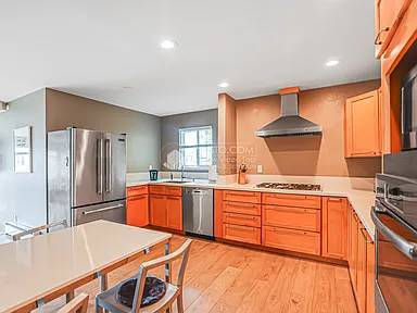 2BR/1BA Apartment · San Francisco photo 4