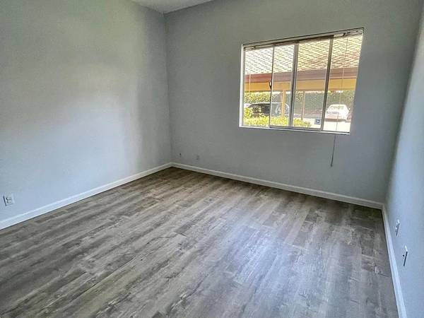 1BR/1BA Apartment · Flushing photo 2