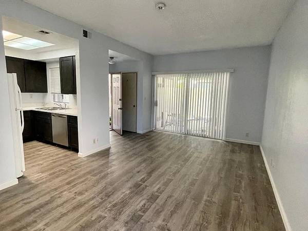 1BR/1BA Apartment · Long Beach photo 4
