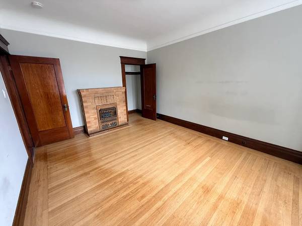 1BR/1BA Apartment · Fresh Meadows photo 2
