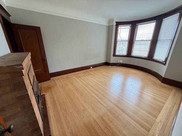 1BR/1BA Apartment · Fresh Meadows photo 4