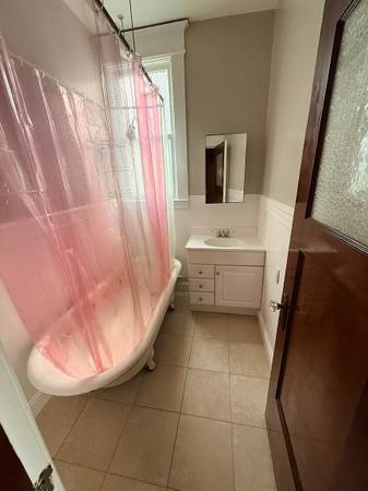 1BR/1BA Apartment · Fresh Meadows photo 5