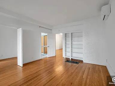 1BR/1BA Apartment · East Elmhurst photo 3