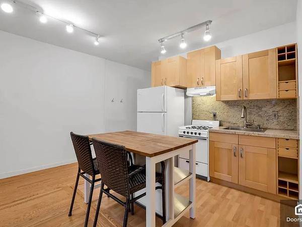1BR/1BA Apartment · East Elmhurst photo 5