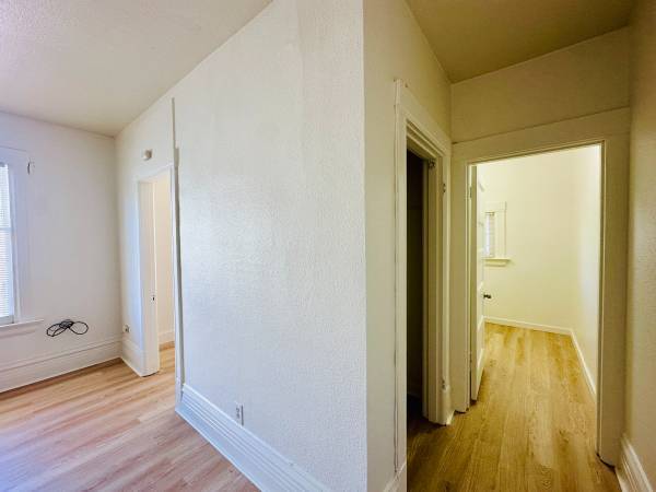 2BR/1BA Apartment · Staten Island photo 4