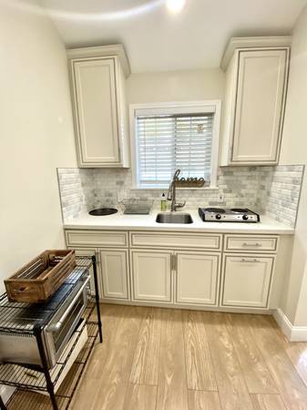 1BR/1BA Apartment · Palo Alto photo 2