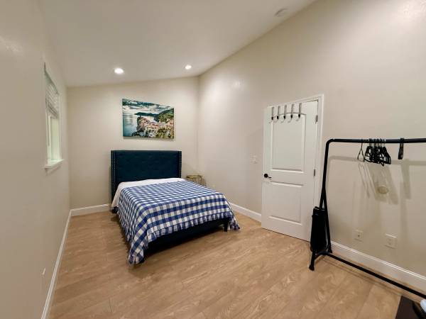 1BR/1BA Apartment · Palo Alto photo 5