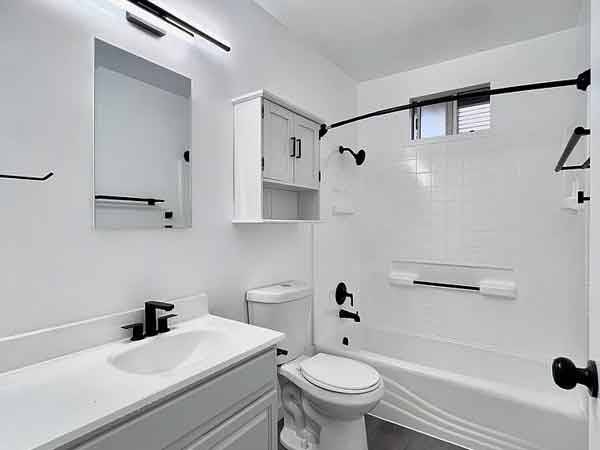 1BR/1BA Apartment · Melville photo 4