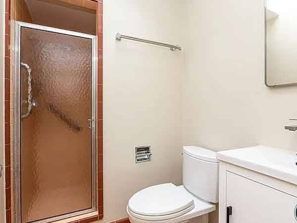 2BR/1BA Apartment · Astoria photo 4