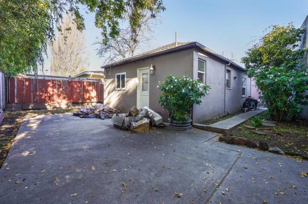 1BR/1BA Single Family House on Errett Circle · Santa Cruz photo 3