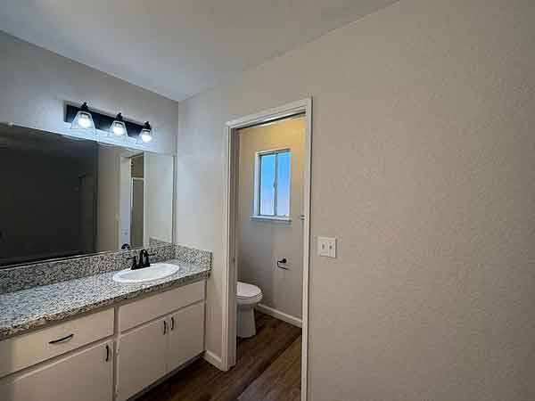 2BR/1BA Apartment · San Francisco photo 3