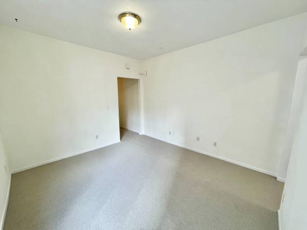 582 Grove Street, San Francisco, CA 94102 photo 4