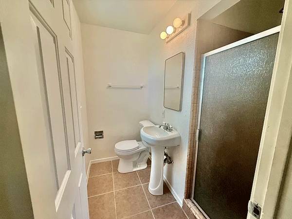 2BR/1BA Apartment · San Francisco photo 3