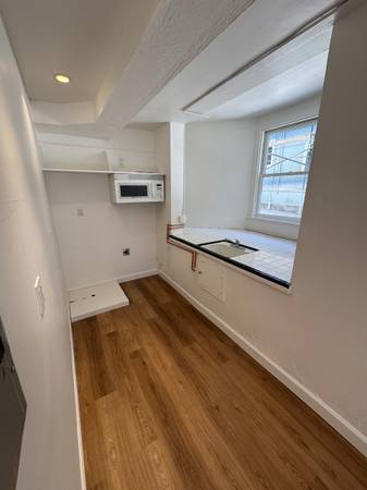 1BR/1BA Apartment · Berkeley photo 3