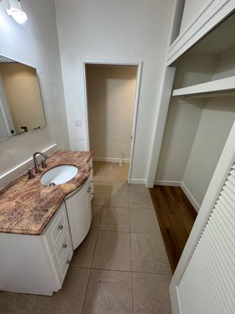 1BR/1BA Apartment · Berkeley photo 4