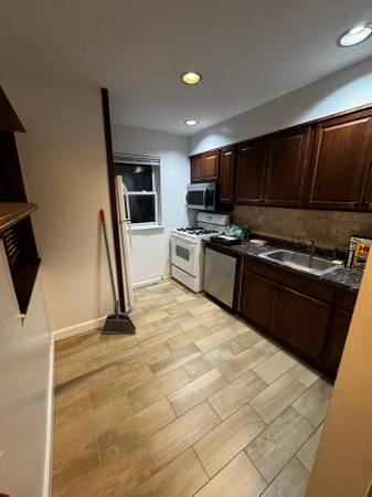2BR/1BA Apartment · San Francisco photo 5