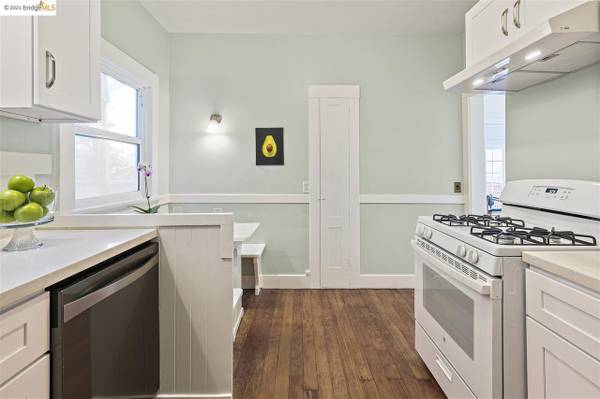 1BR/1BA Condo on Ashby Ave · Berkeley photo 5