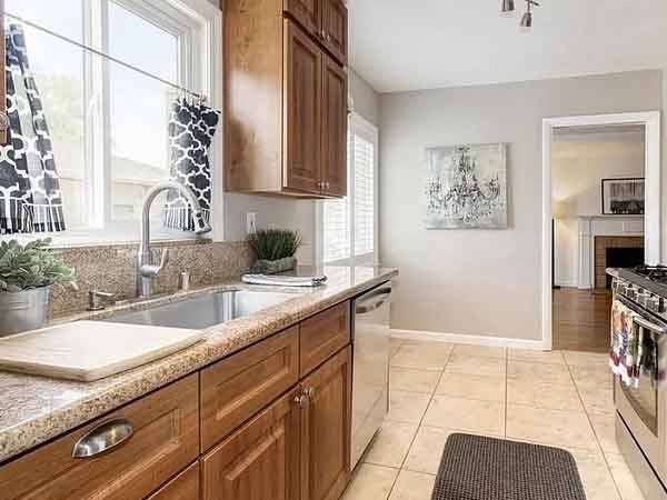 2BR/1BA Apartment · Mountain View photo 2