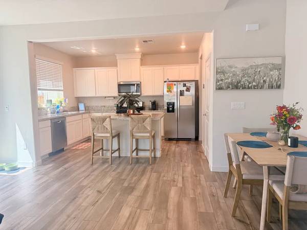 3BR/3BA Apartment · Hayward photo 2