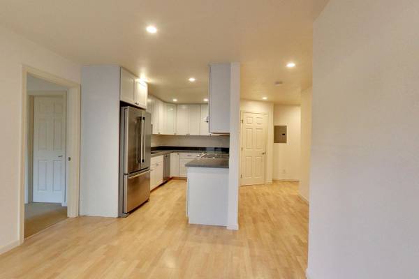 2BR/2BA Apartment · San Francisco photo 2