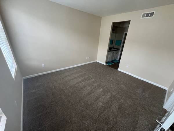 2BR/2BA Apartment · Gilroy photo 5