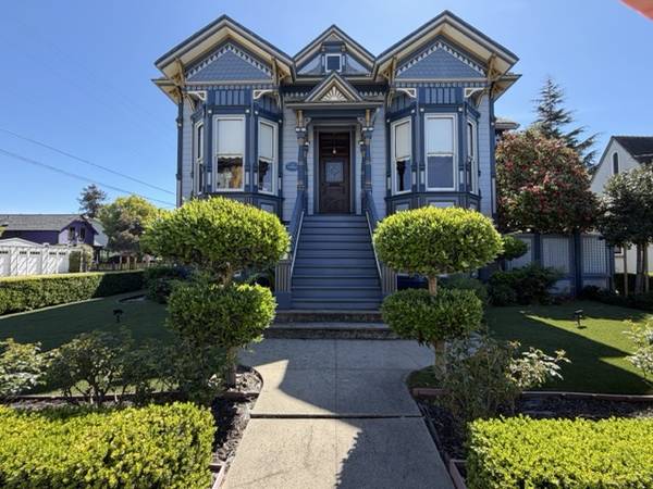 4BR/2BA Duplex on 3rd St · Santa Cruz photo 2