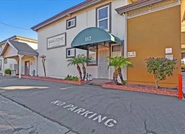 Apartments on Nth Bayshore Blvd · San Mateo photo 2