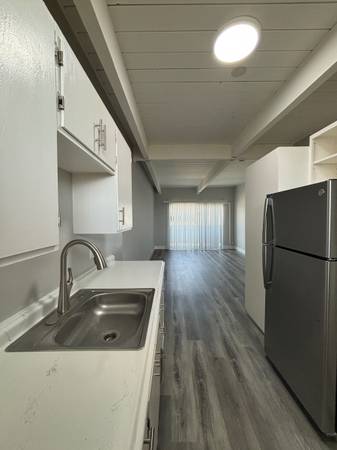 Apartments on Nth Bayshore Blvd · San Mateo photo 5