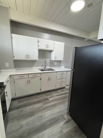 Apartments on Nth Bayshore Blvd · San Mateo photo 4