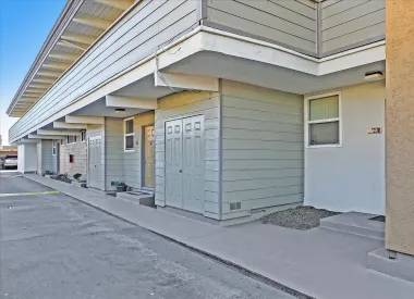 Apartments on Nth Bayshore Blvd · San Mateo photo 3