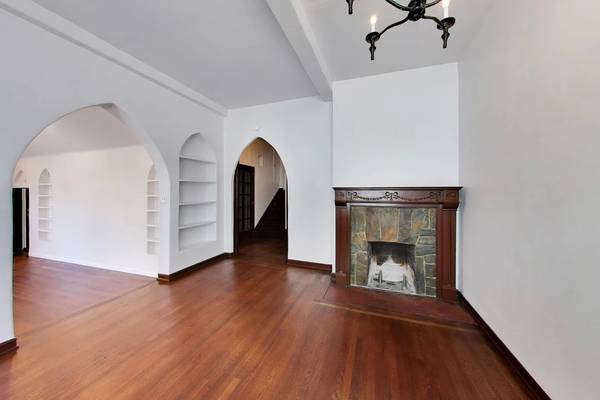 2BR/1BA Flat on Channing Way Unit A · Berkeley photo 5