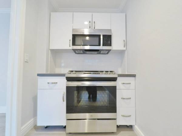 0BR/1BA Apartment on Tenth Street · Berkeley photo 2