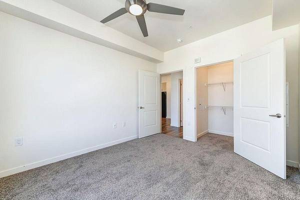 Apartments on 105th Avenue · Oakland photo 3