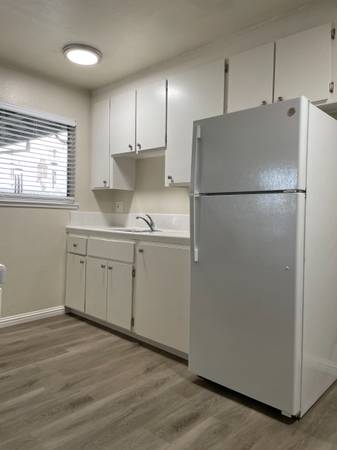 Apartments on Eigleberry St · Gilroy photo 2