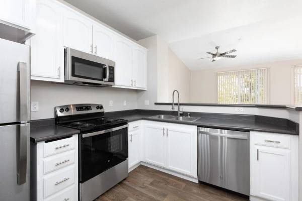 Apartments on Casa Blanca Terrace · Danville photo 5