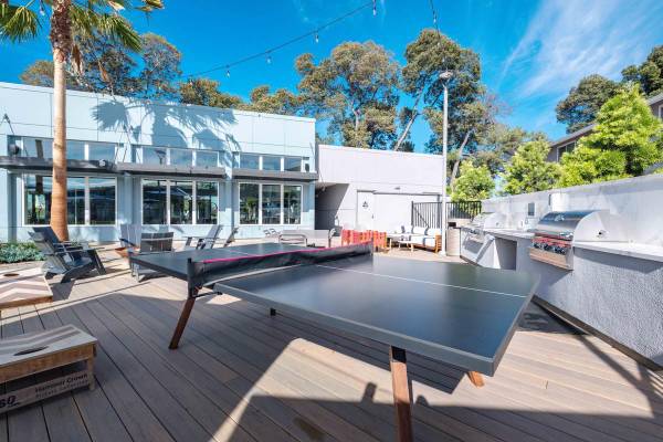 4BR/3BA Townhouse on Mosley Ave · Alameda photo 4