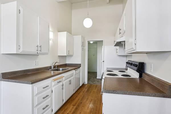 Apartments on Brae Burn Avenue Near Gresel Street · Hayward photo 2