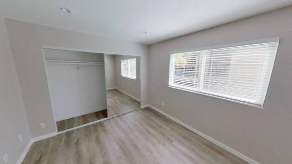 Apartments on Kingston Ave · Oakland photo 3