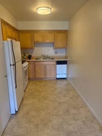 314 N Cloverdale Blvd photo 3