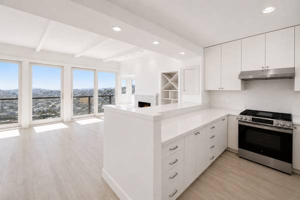 2BR/2BA Flat · San Francisco photo 5