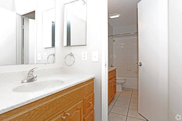 Apartments on San Jose Drive · Antioch photo 4