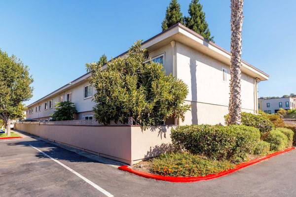 Apartments on Whitman St · Hayward photo 3