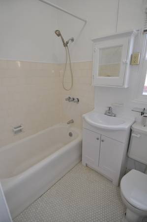 0BR/1BA Apartment · Berkeley photo 3
