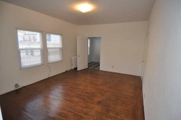 0BR/1BA Apartment · Berkeley photo 2